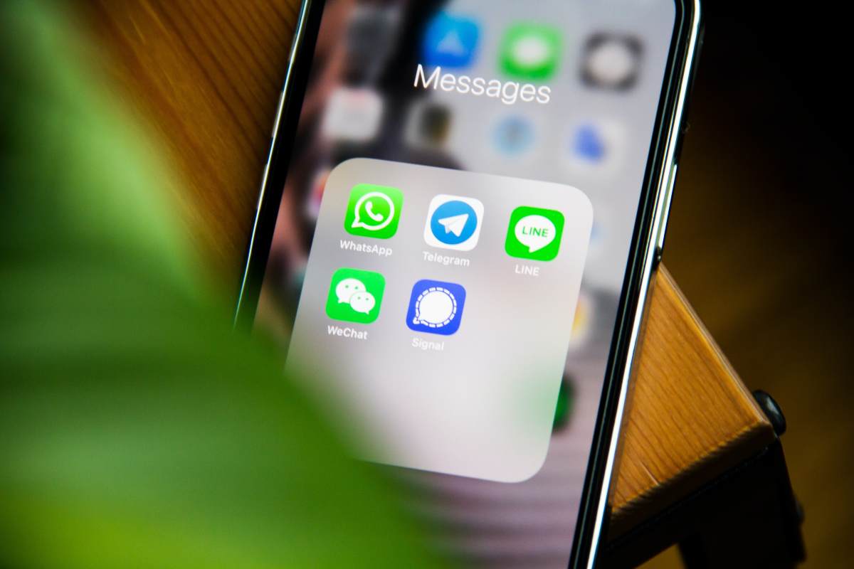 nuova funzione di whatsapp elimina il problema di chi spia le conversazioni