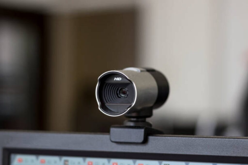 Come scoprire se la webcam ti spia