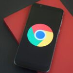 l'icona di Chrome su uno smartphone