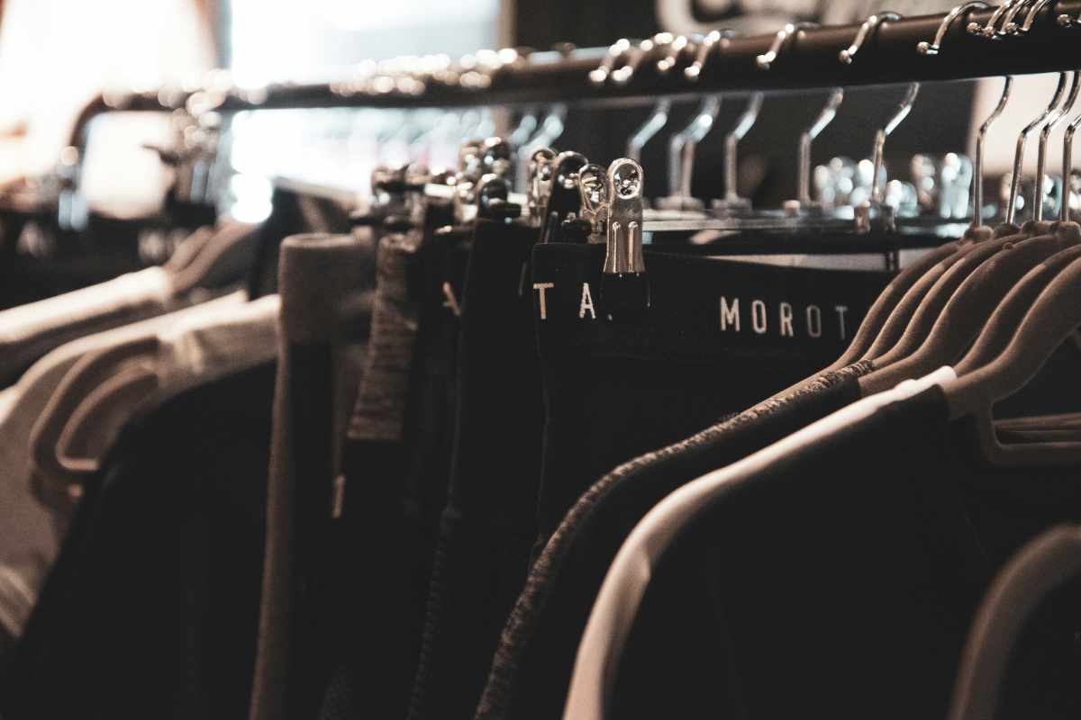 Negozio fisico vs shopping online