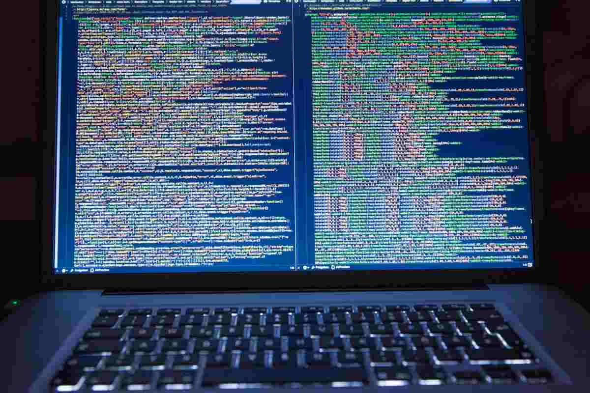 Codici su laptop