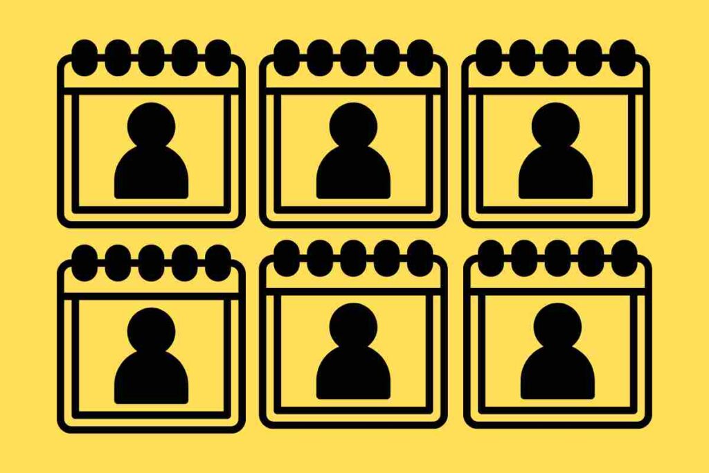 calendari con icone di persone stilizzate per parlare di come organizzare i contenuti per il 2026