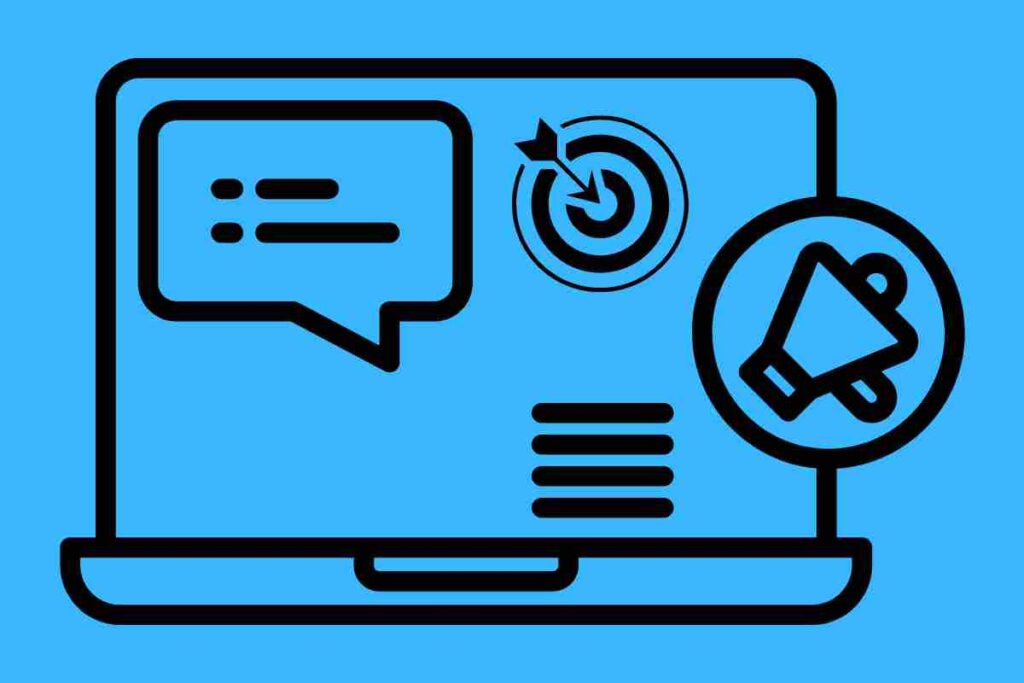 schermo di computer con balloon e simbolo del centro del bersaglio per parlare di come unire campagne marketing e calendario editoriale