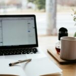 Laptop sulla scrivania