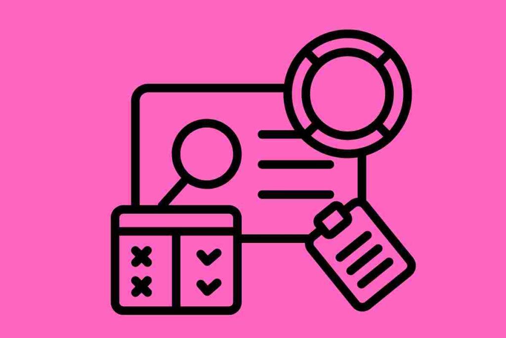 immagine di sito web con checklist e lente per parlare di cosa fare con la seo 2026